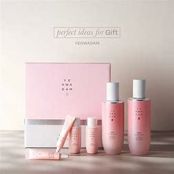 (SET) YEHWADAM PLUM FLOWER REVITALIZING SPECIAL DUO